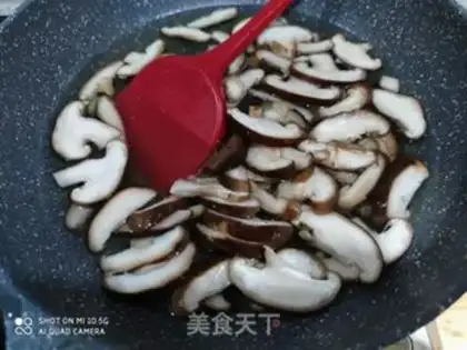 Make Scramble mushrooms step 3