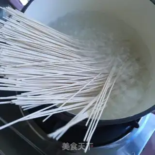 Make Garlic egg noodle step 2