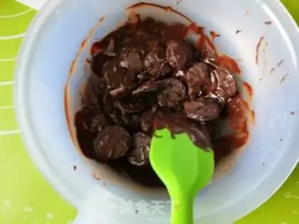 Make Homemade chocolate chips step 1