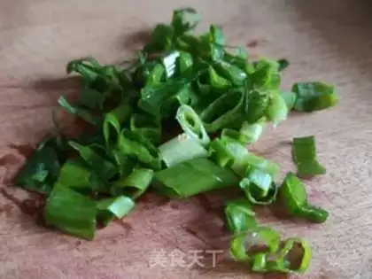 Make Onion fried eggs step 1