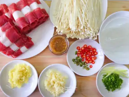 Make Sour soup, fat cow step 1