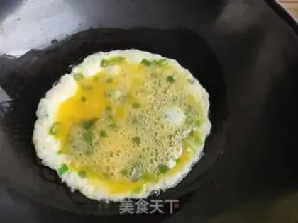 Make Onion fried eggs step 4