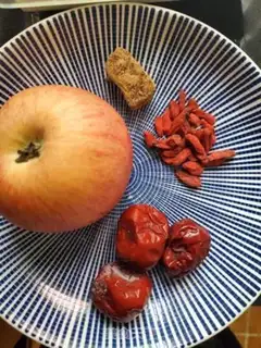Make Apple dates step 0