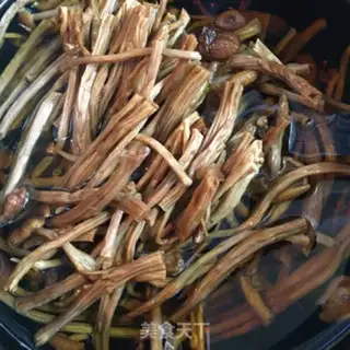 Make Tea mushroom chicken stew step 2