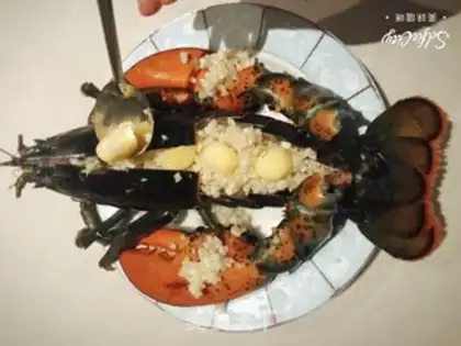 Make Garlic Boston lobster step 8