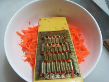 Make Carrot with peppers step 2