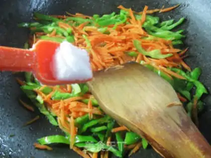 Make Carrot with peppers step 8