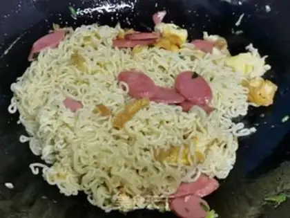 Make Fried noodles step 4