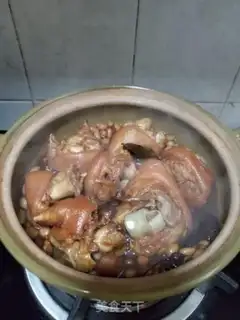 Make Peanut pig feet step 5