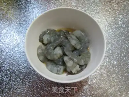 Make The pickles are fried shrimp step 2