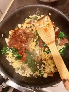 Make Seafood egg fried rice step 6