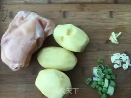 Make Chicken stew potatoes step 0