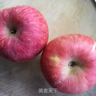 Make A silver apple with red sugar step 1