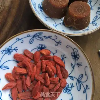 Make A silver apple with red sugar step 2