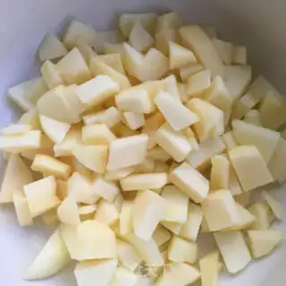 Make A silver apple with red sugar step 3