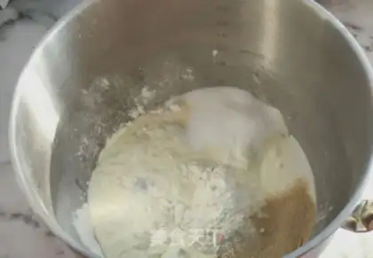 Make Cheese ham bread step 1