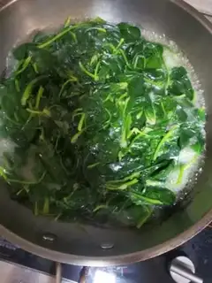 Make Spinach fried liver step 3