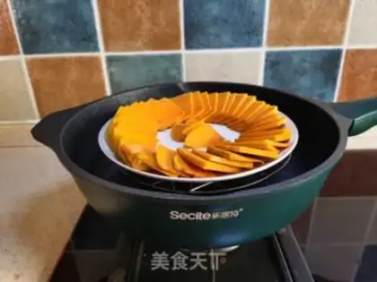 Make Hands on pumpkin noodles step 0