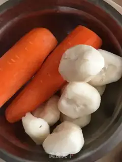 Make Carrot, horse, goat soup step 1