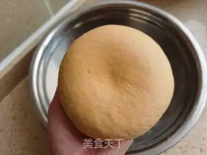 Make Hands on pumpkin noodles step 4