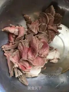 Make Onion fried lamb step 0