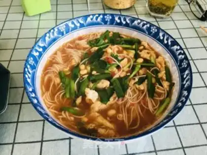 Make Egg and ketchup noodles step 5