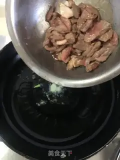 Make Onion fried lamb step 3
