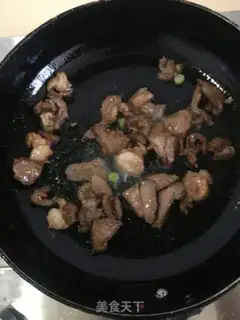 Make Onion fried lamb step 4