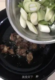 Make Onion fried lamb step 5