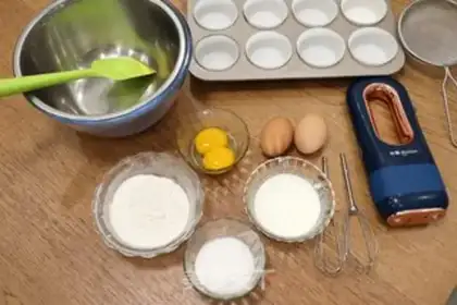 Make No sour cream cake step 0