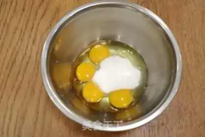 Make No sour cream cake step 2