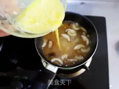 Make Spleen spleen and egg soup step 4