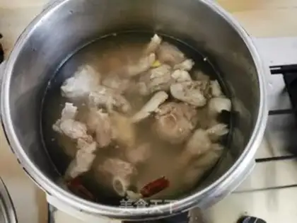 Make Lamb radish soup step 4