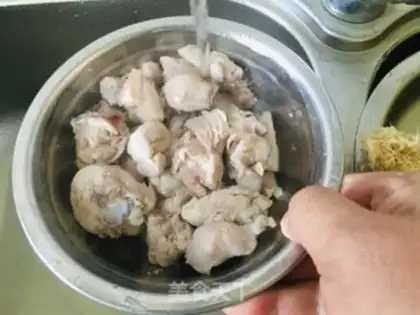 Make Scorch mushrooms and carrots step 0