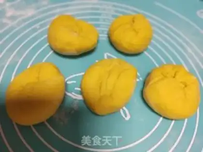 Make Pumpkin candy step 7