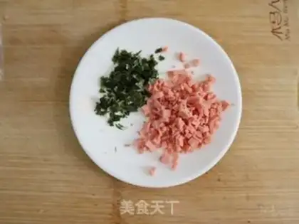 Make Seaweed ham rice step 1