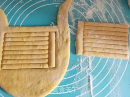 Make caterpillar sausage roll step 9