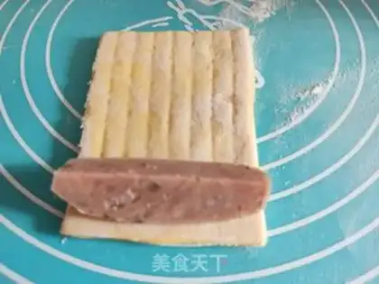 Make caterpillar sausage roll step 10