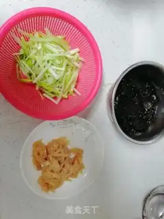 Make Celery chicken fried wood step 0