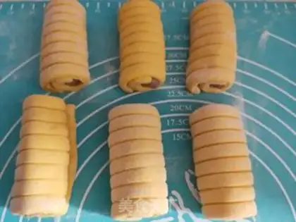 Make caterpillar sausage roll step 12