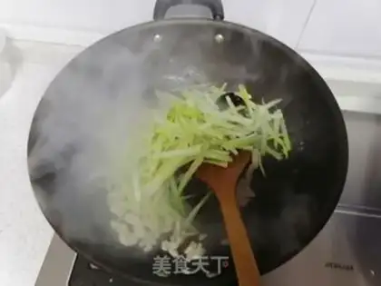 Make Celery chicken fried wood step 3