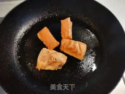 Make Pyramid, veggie, fried salmon step 2
