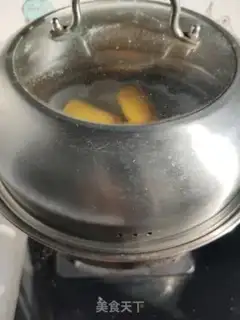 Make caterpillar sausage roll step 14