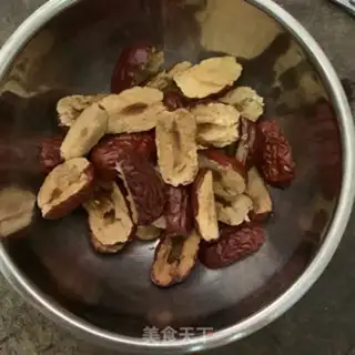 Make Apple date soup step 1