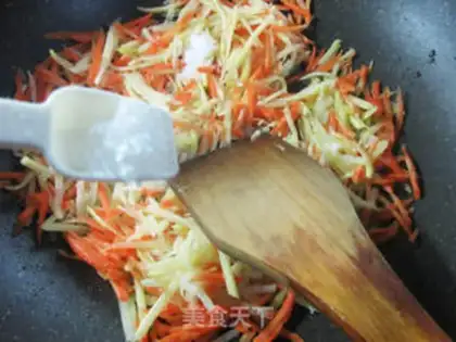 Make A carrot, a potato roll step 3