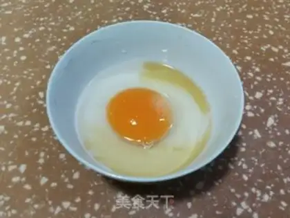 Make Tomato fungus eggflower soup step 1