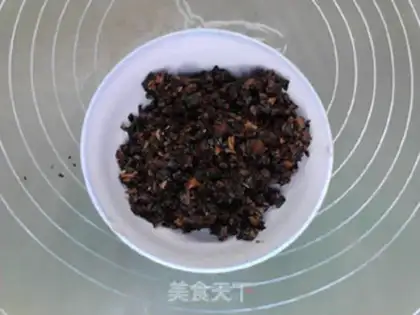 Make Mushroom beef, black wheat bun step 2