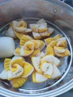 Make A petal bun step 14