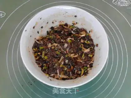 Make Mushroom beef, black wheat bun step 6