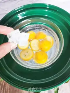 Make Iced sugar and orange tea step 3